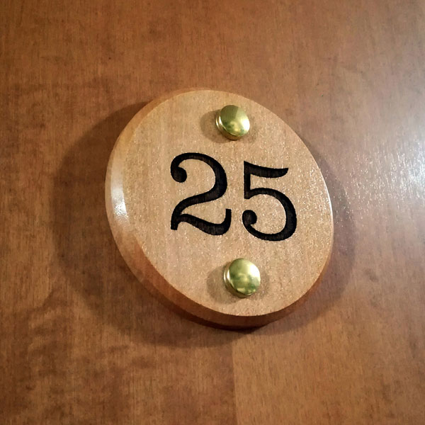 Targhe in legno massello personalizzate con numeri stanze di albergo hotel B&B