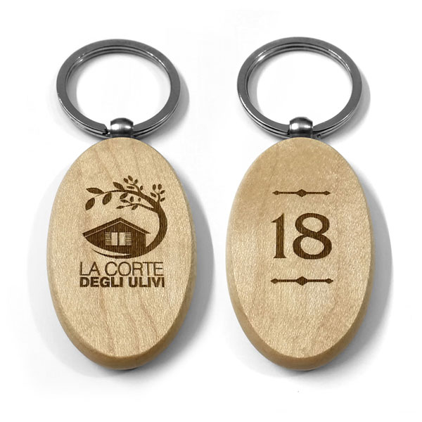 Portachiavi ovali personalizzati in legno con numeri camere e logo