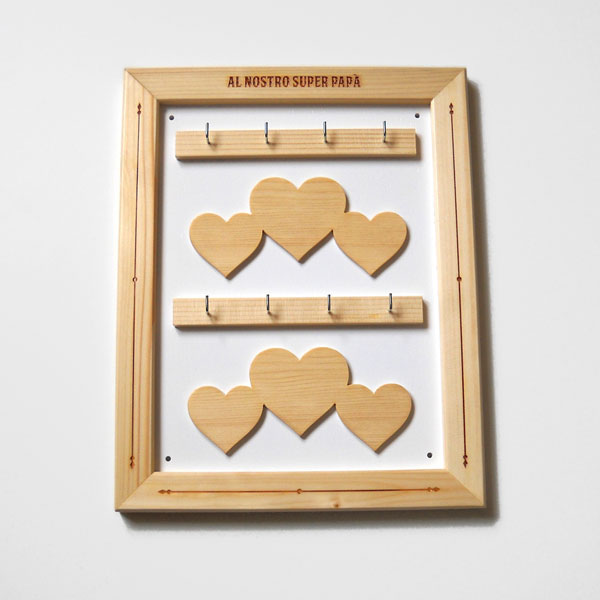 Appendi chiavi 8 posti portachiavi in legno con cuori ed incisione laser personalizzata