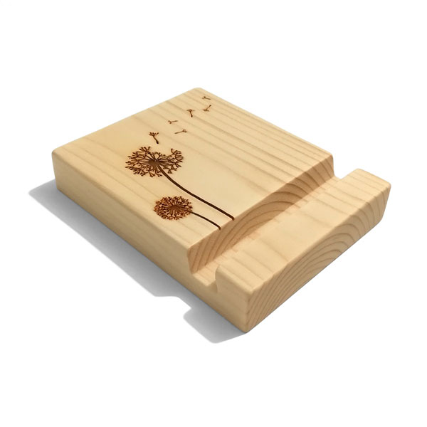Base in legno per smartphone o tablet creata su misura e personalizzata
