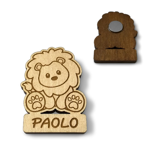 Bomboniere per nascita Calamite in legno personalizzate con nome e sagoma disegno baby leone maschio