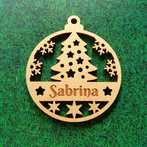 Idea regalo addobbi albero di Natale in legno a forma di palla con taglio personalizzato nome