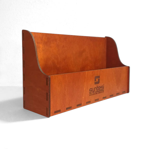 Porta posta e documenti in legno personalizzato con logo