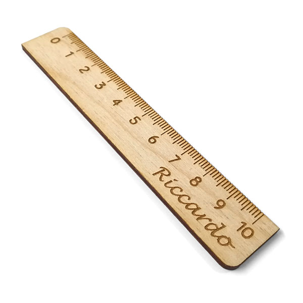 Righelli in legno personalizzati con incisione nome