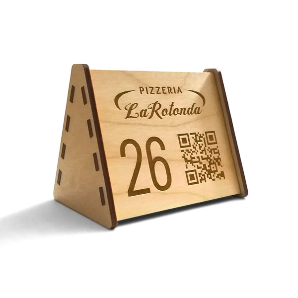 Segnatavoli in legno personalizzati con logo numero tavolo e QR-Code Menu