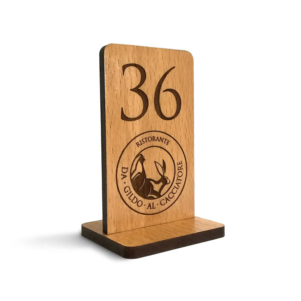 Segnatavoli in legno numerati personalizzati con incisione numeri