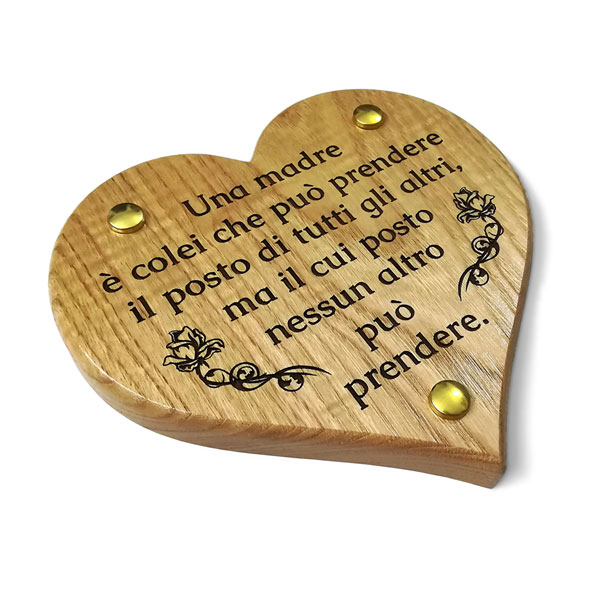 Targa in legno a forma di cuore con incisione frase personalizzata per defunti cimitero
